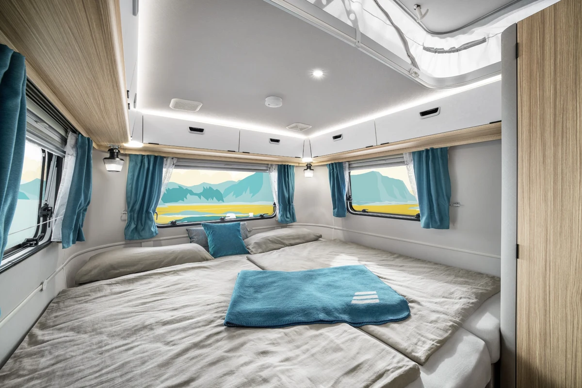 Large double bed arrangement inside the ERIBA Touring 620