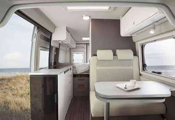 CV540 LOUNGE TO REAR