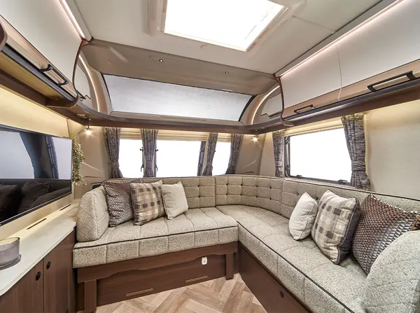 Coachman Laser 855 Xtra lounge