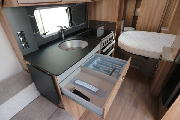 Swift Conqueror 580 2018